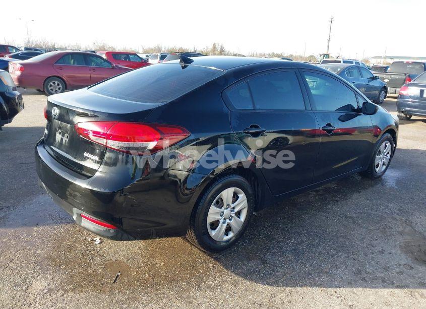 Photo 4 of 2017 Kia Forte LX (VIN 3KPFK4A76HE102123)