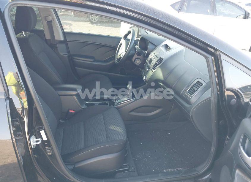 Photo 5 of 2017 Kia Forte LX (VIN 3KPFK4A76HE102123)