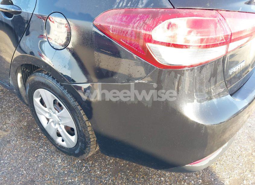 Photo 6 of 2017 Kia Forte LX (VIN 3KPFK4A76HE102123)