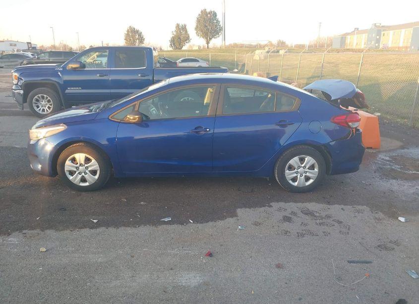 Photo 14 of 2017 Kia Forte LX (VIN 3KPFK4A76HE157817)