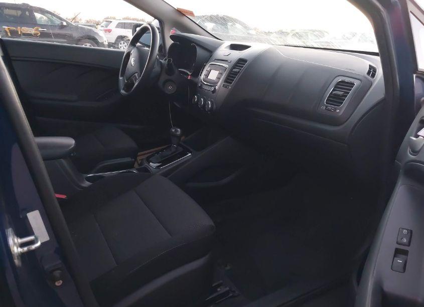 Photo 5 of 2017 Kia Forte LX (VIN 3KPFK4A76HE157817)