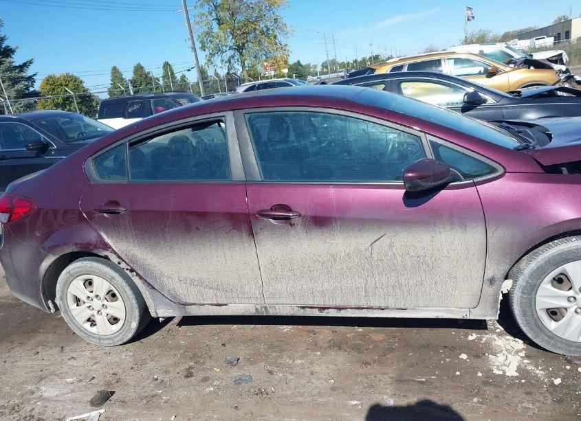 Photo 14 of 2018 Kia Forte LX (VIN 3KPFK4A76JE169861)