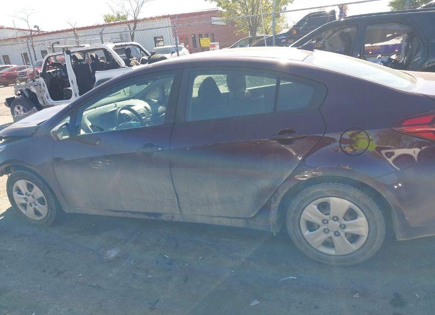 Photo 15 of 2018 Kia Forte LX (VIN 3KPFK4A76JE169861)