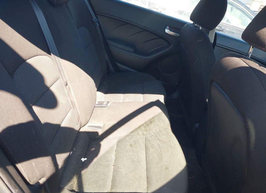 Photo 8 of 2018 Kia Forte LX (VIN 3KPFK4A76JE169861)