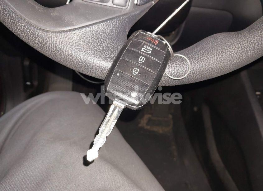 Photo 11 of 2018 Kia Forte LX (VIN 3KPFK4A76JE180875)