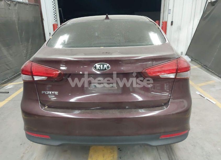 Photo 16 of 2018 Kia Forte LX (VIN 3KPFK4A76JE180875)