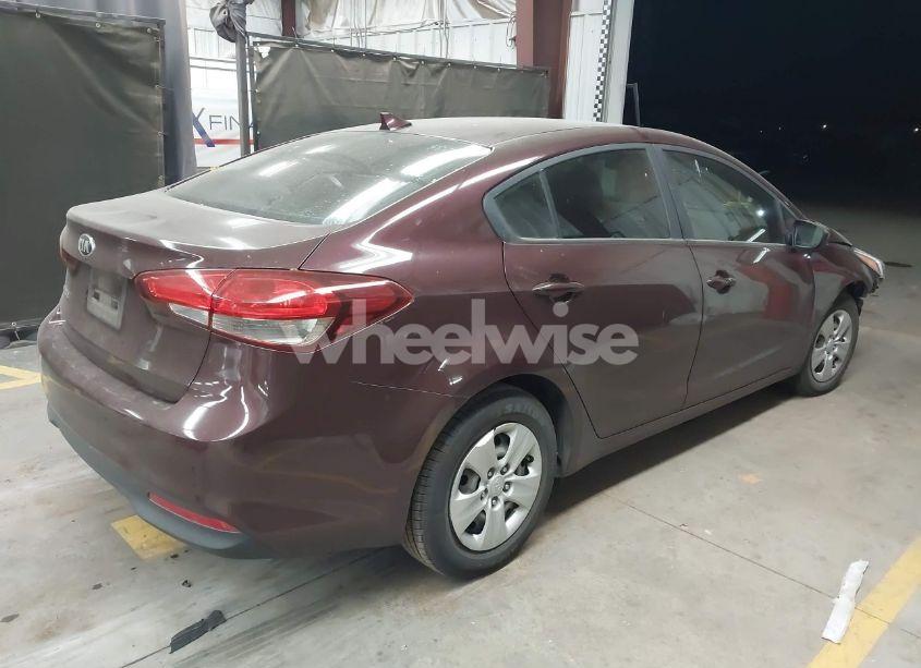 Photo 4 of 2018 Kia Forte LX (VIN 3KPFK4A76JE180875)