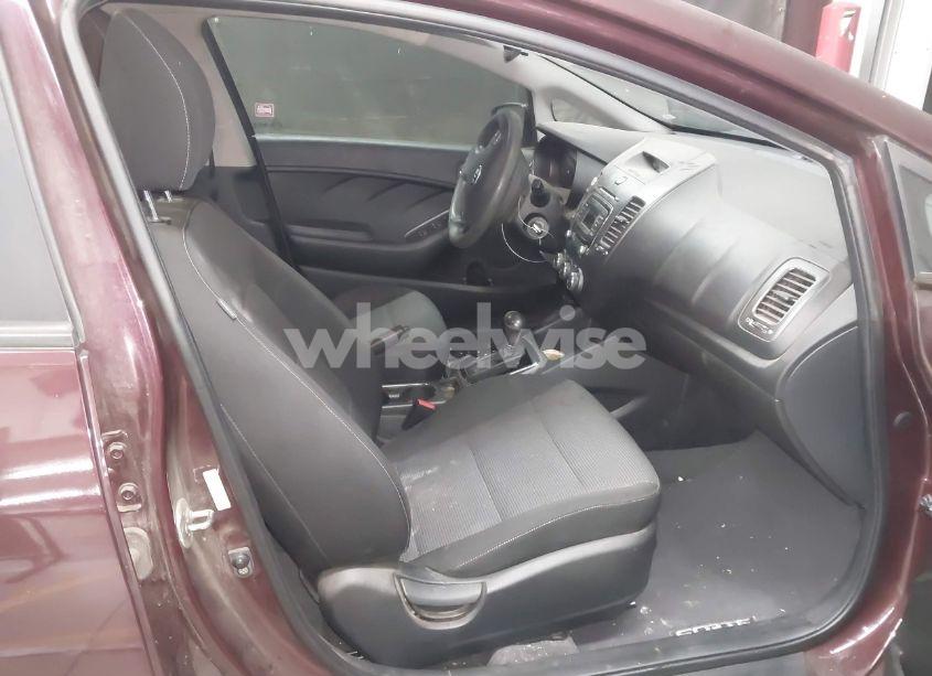 Photo 5 of 2018 Kia Forte LX (VIN 3KPFK4A76JE180875)