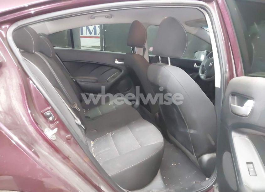 Photo 8 of 2018 Kia Forte LX (VIN 3KPFK4A76JE180875)