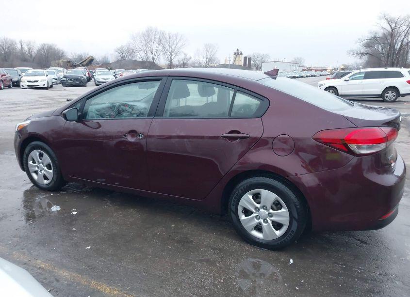 Photo 15 of 2018 Kia Forte LX (VIN 3KPFK4A76JE187468)