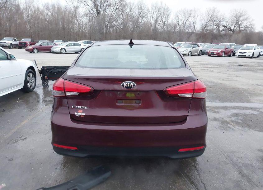 Photo 17 of 2018 Kia Forte LX (VIN 3KPFK4A76JE187468)