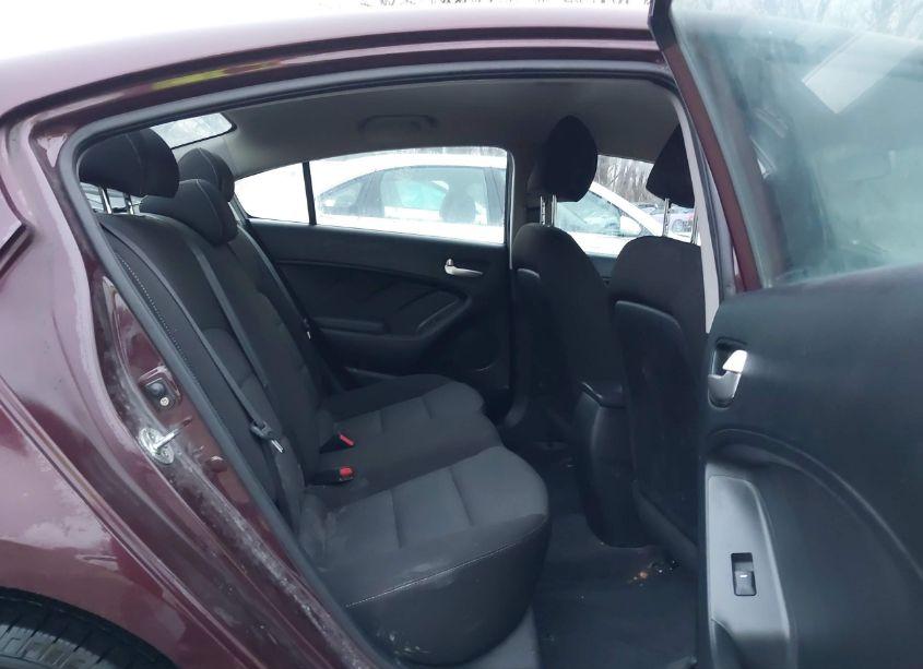 Photo 8 of 2018 Kia Forte LX (VIN 3KPFK4A76JE187468)