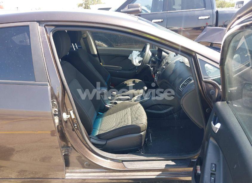 Photo 5 of 2018 Kia Forte LX (VIN 3KPFK4A76JE194226)