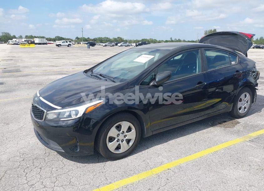 Photo 2 of 2018 Kia Forte LX (VIN 3KPFK4A76JE221683)