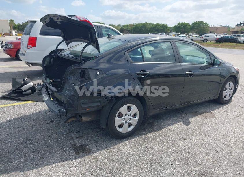 Photo 4 of 2018 Kia Forte LX (VIN 3KPFK4A76JE221683)