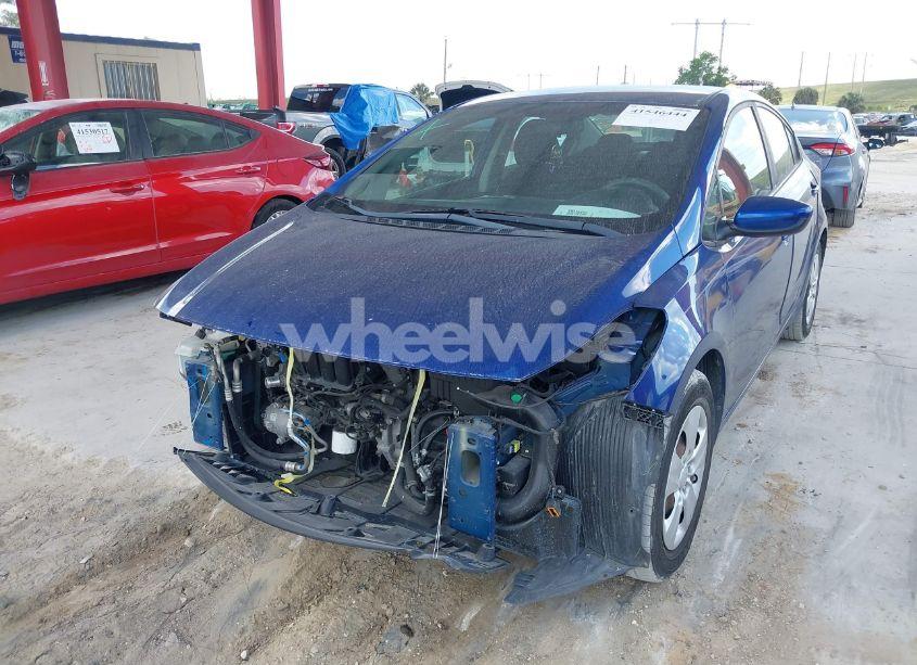 Photo 2 of 2018 Kia Forte LX (VIN 3KPFK4A76JE221814)