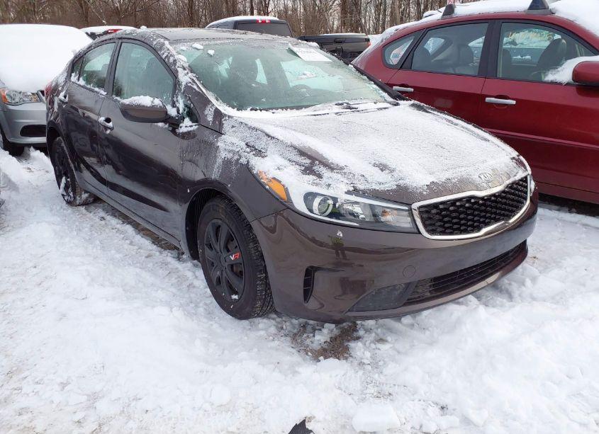 2018 Kia Forte LX (VIN 3KPFK4A76JE227399) main photo
