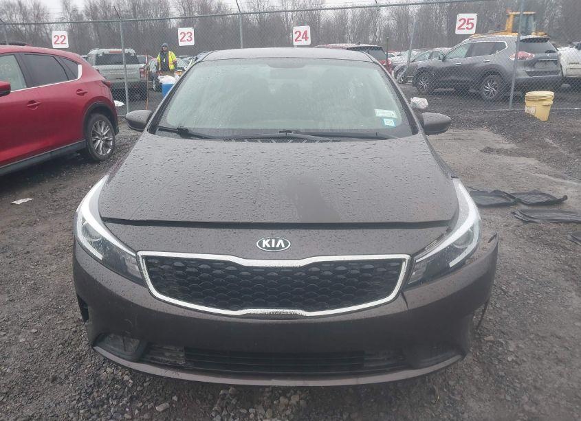 Photo 11 of 2018 Kia Forte LX (VIN 3KPFK4A76JE227399)