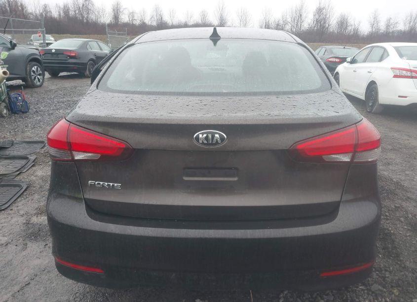 Photo 15 of 2018 Kia Forte LX (VIN 3KPFK4A76JE227399)