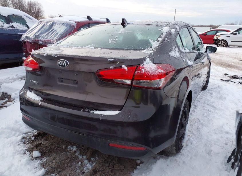 Photo 4 of 2018 Kia Forte LX (VIN 3KPFK4A76JE227399)