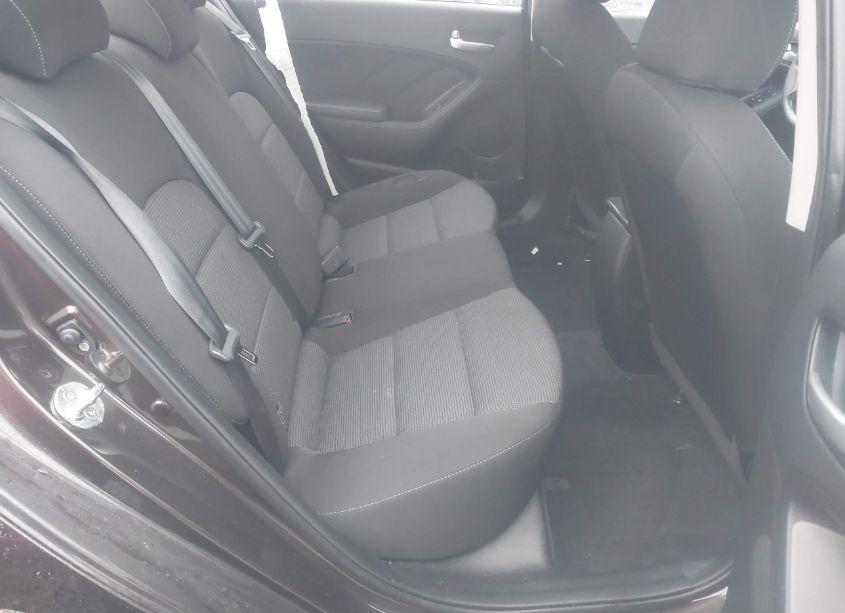 Photo 8 of 2018 Kia Forte LX (VIN 3KPFK4A76JE227399)