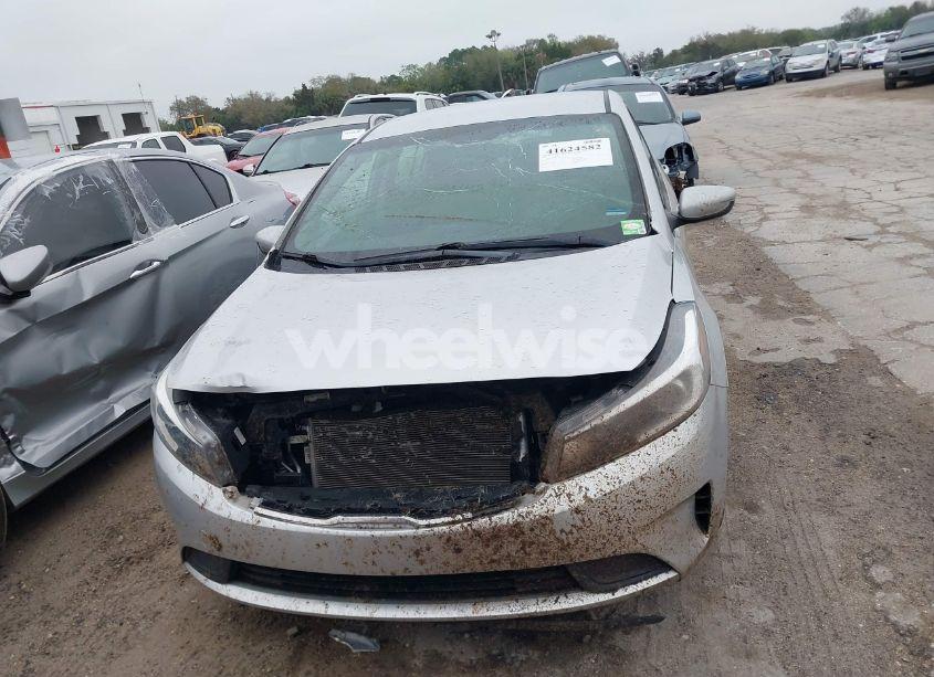 Photo 12 of 2018 Kia Forte LX (VIN 3KPFK4A76JE236717)