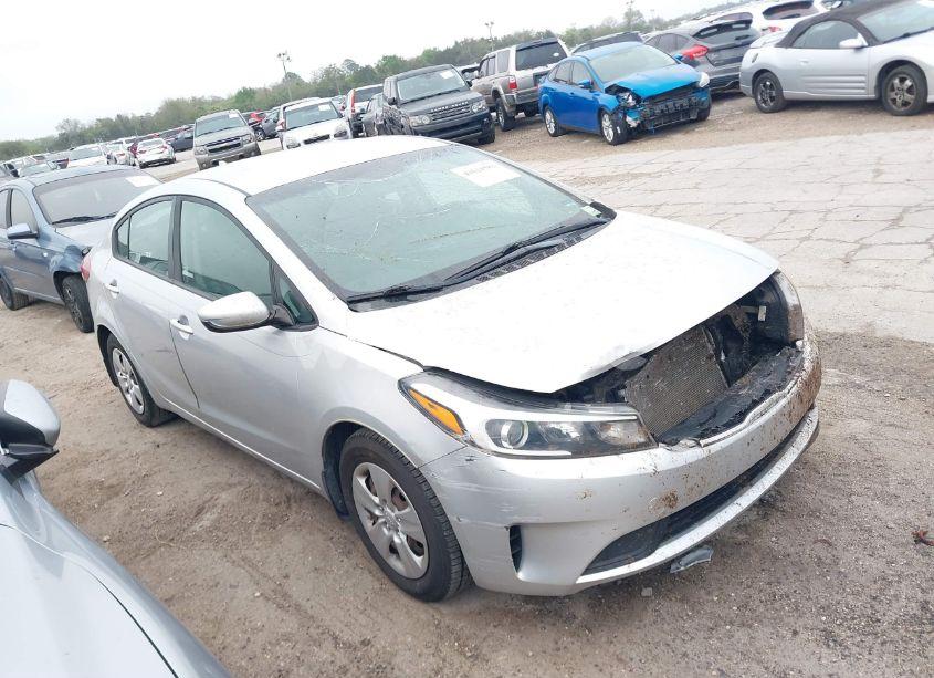 Photo 13 of 2018 Kia Forte LX (VIN 3KPFK4A76JE236717)