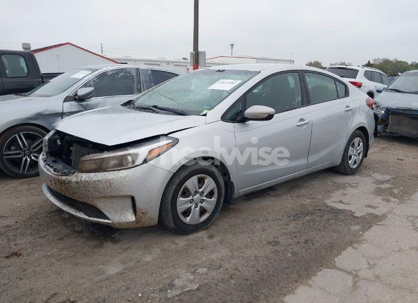 Photo 2 of 2018 Kia Forte LX (VIN 3KPFK4A76JE236717)
