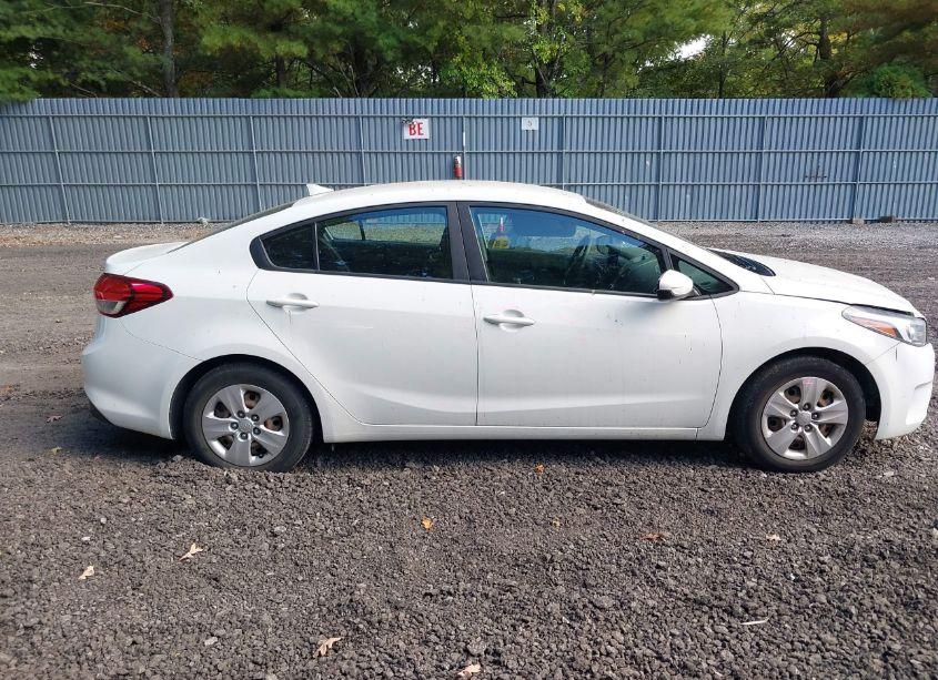 Photo 13 of 2018 Kia Forte LX (VIN 3KPFK4A76JE238340)