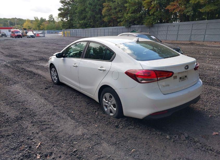 Photo 3 of 2018 Kia Forte LX (VIN 3KPFK4A76JE238340)