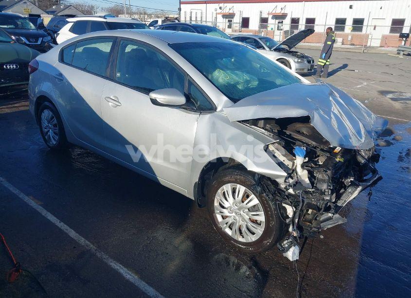 2018 Kia Forte LX (VIN 3KPFK4A76JE238418) main photo