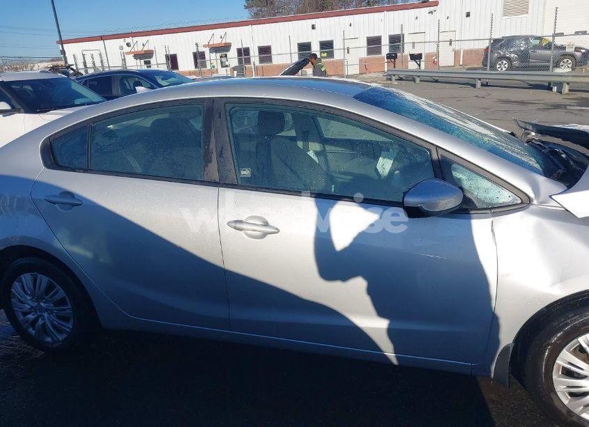 Photo 14 of 2018 Kia Forte LX (VIN 3KPFK4A76JE238418)