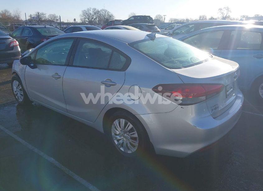 Photo 3 of 2018 Kia Forte LX (VIN 3KPFK4A76JE238418)