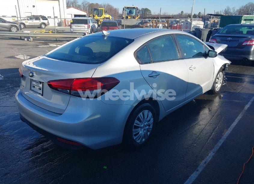 Photo 4 of 2018 Kia Forte LX (VIN 3KPFK4A76JE238418)