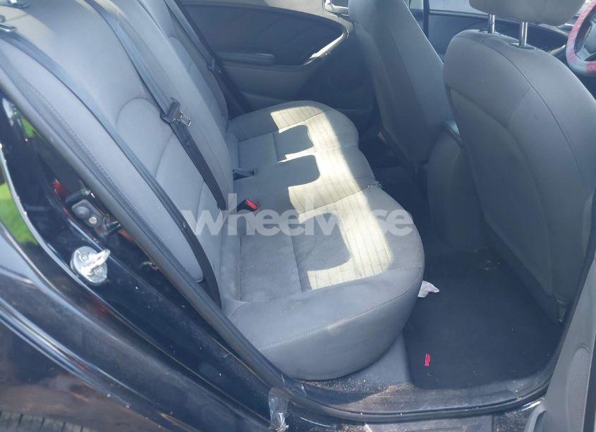 Photo 8 of 2018 Kia Forte LX (VIN 3KPFK4A76JE243182)