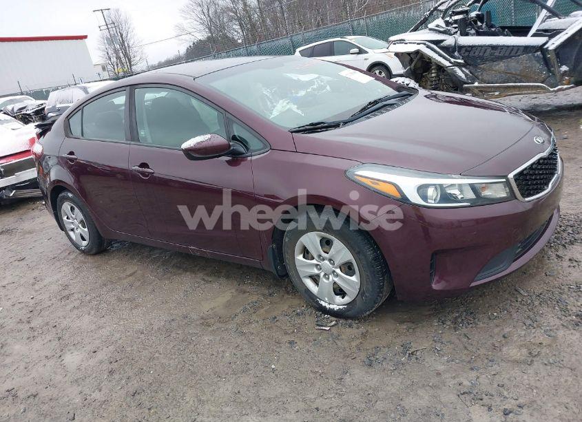 2018 Kia Forte LX (VIN 3KPFK4A76JE270334) main photo