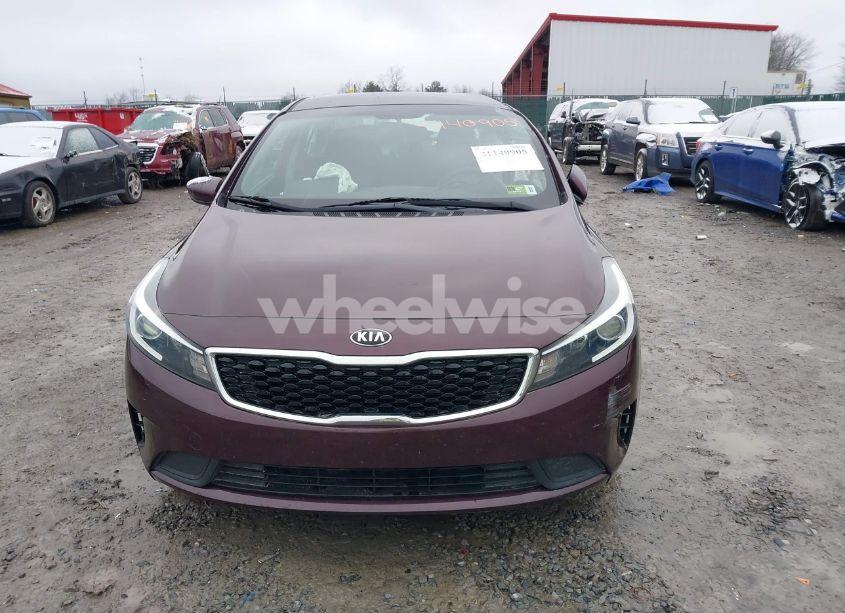Photo 13 of 2018 Kia Forte LX (VIN 3KPFK4A76JE270334)