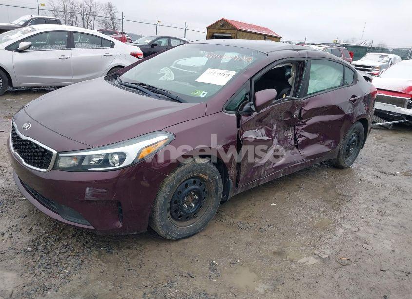 Photo 2 of 2018 Kia Forte LX (VIN 3KPFK4A76JE270334)