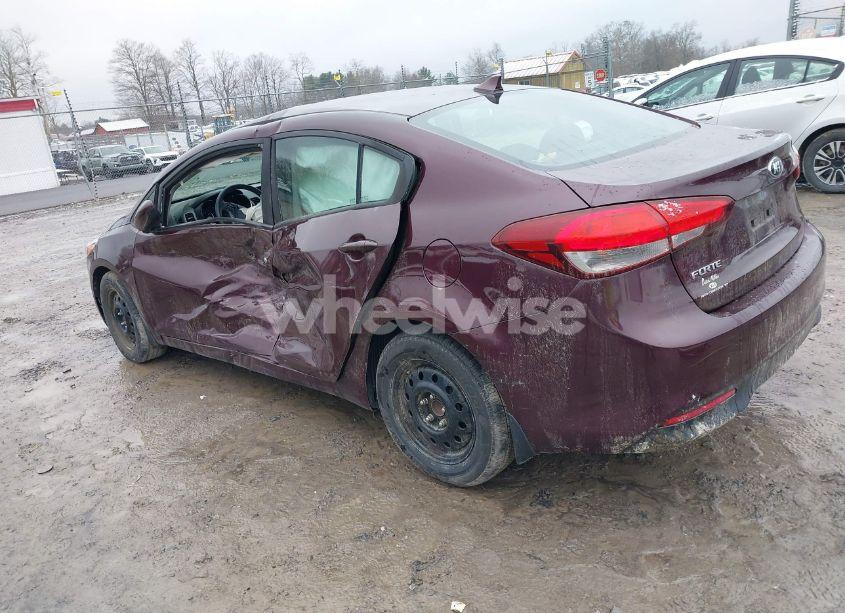 Photo 3 of 2018 Kia Forte LX (VIN 3KPFK4A76JE270334)