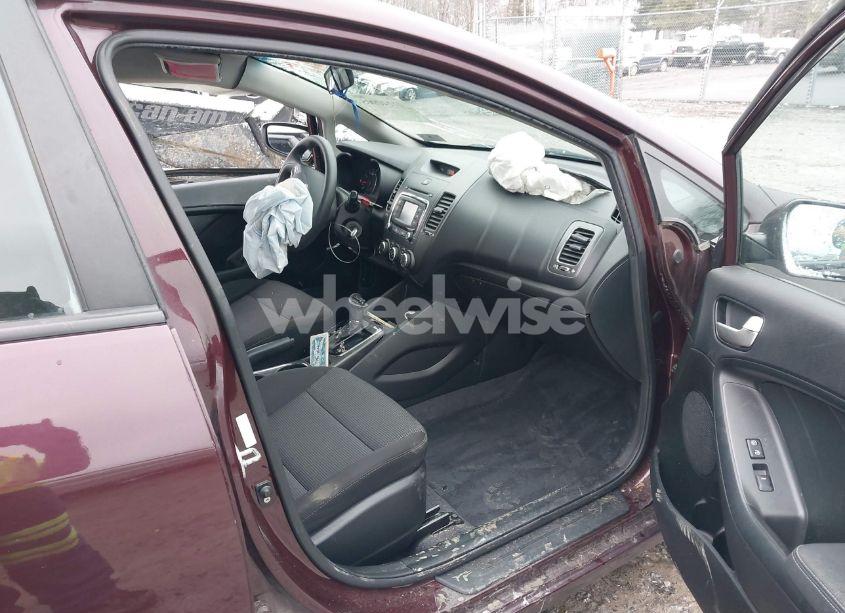 Photo 5 of 2018 Kia Forte LX (VIN 3KPFK4A76JE270334)