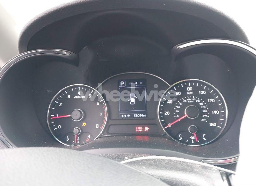 Photo 7 of 2018 Kia Forte LX (VIN 3KPFK4A76JE270334)