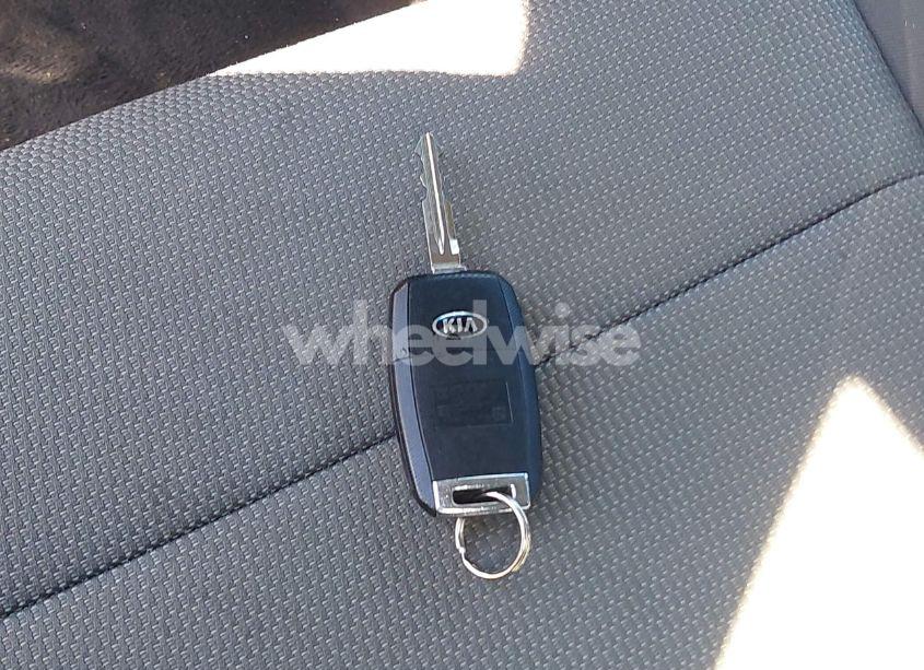 Photo 11 of 2018 Kia Forte LX (VIN 3KPFK4A76JE284654)