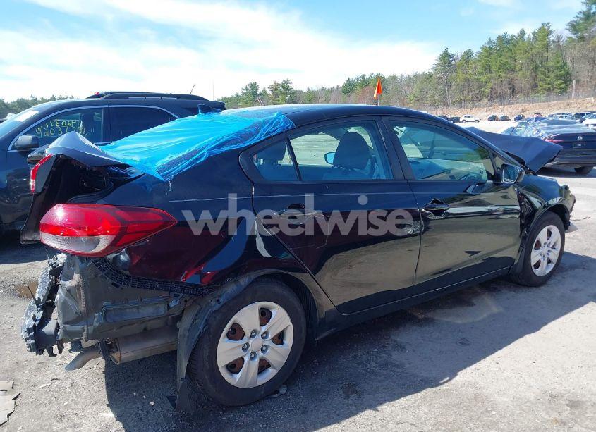 Photo 13 of 2018 Kia Forte LX (VIN 3KPFK4A76JE284654)