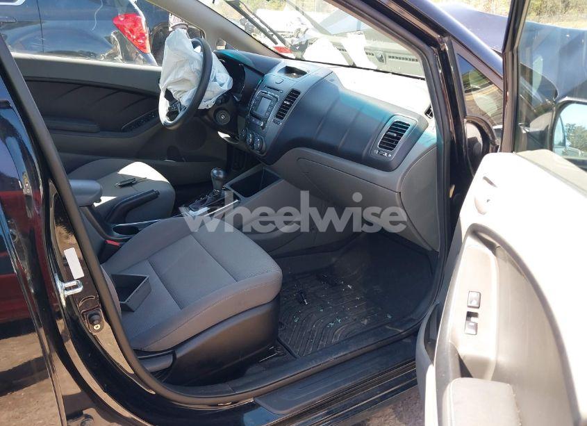 Photo 5 of 2018 Kia Forte LX (VIN 3KPFK4A76JE284654)