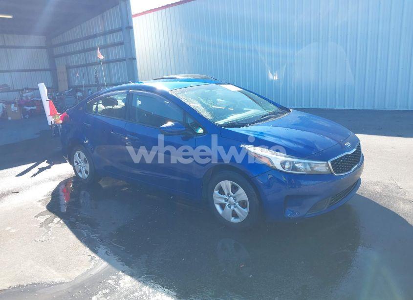 2017 Kia Forte LX (VIN 3KPFK4A77HE035886) main photo