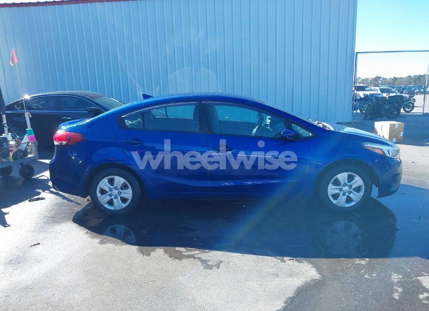 Photo 13 of 2017 Kia Forte LX (VIN 3KPFK4A77HE035886)