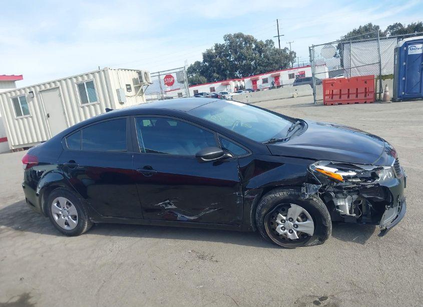 Photo 13 of 2017 Kia Forte LX (VIN 3KPFK4A77HE059203)