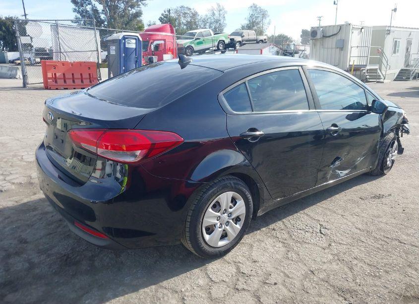 Photo 4 of 2017 Kia Forte LX (VIN 3KPFK4A77HE059203)