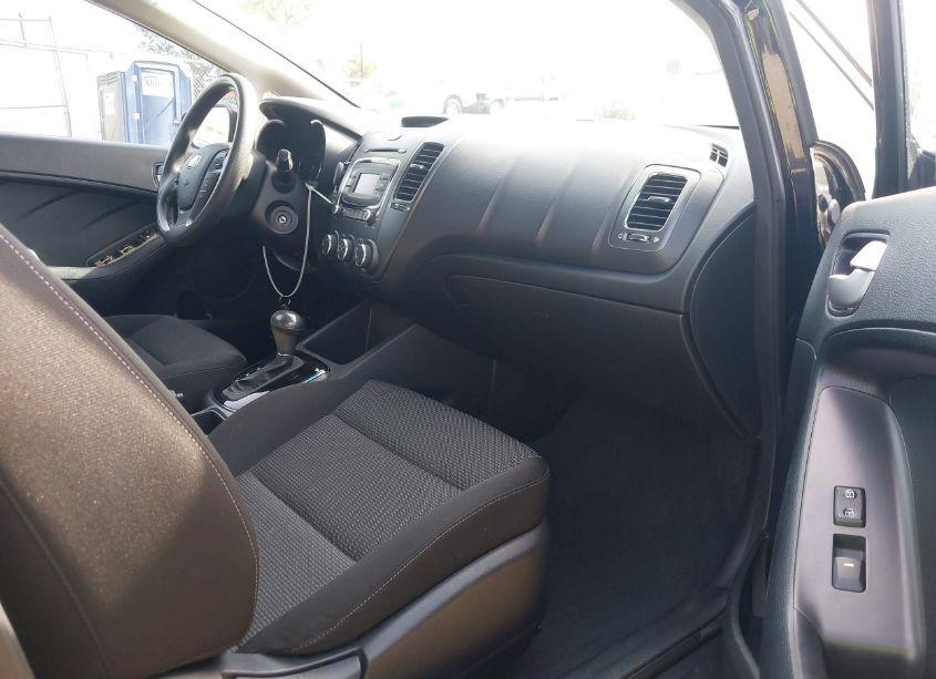 Photo 5 of 2017 Kia Forte LX (VIN 3KPFK4A77HE059203)