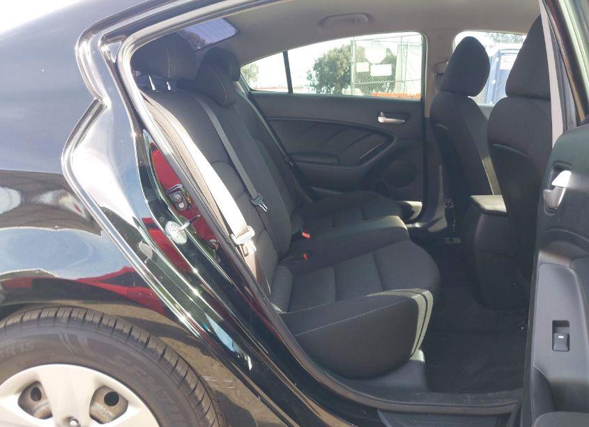 Photo 8 of 2017 Kia Forte LX (VIN 3KPFK4A77HE059203)